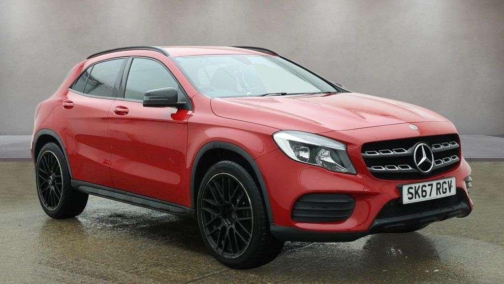 A 2017 MERCEDES-BENZ 180 2.1 GLA220d AMG Line SUV 5dr Diesel 7G-DCT 4MATIC Euro 6 (s/s) (177 ps) A 2017 MERCEDES-BENZ 180 2.1 GLA220d AMG Line SUV 5dr Diesel 7G-DCT 4MATIC Euro 6 (s/s) (177 ps)