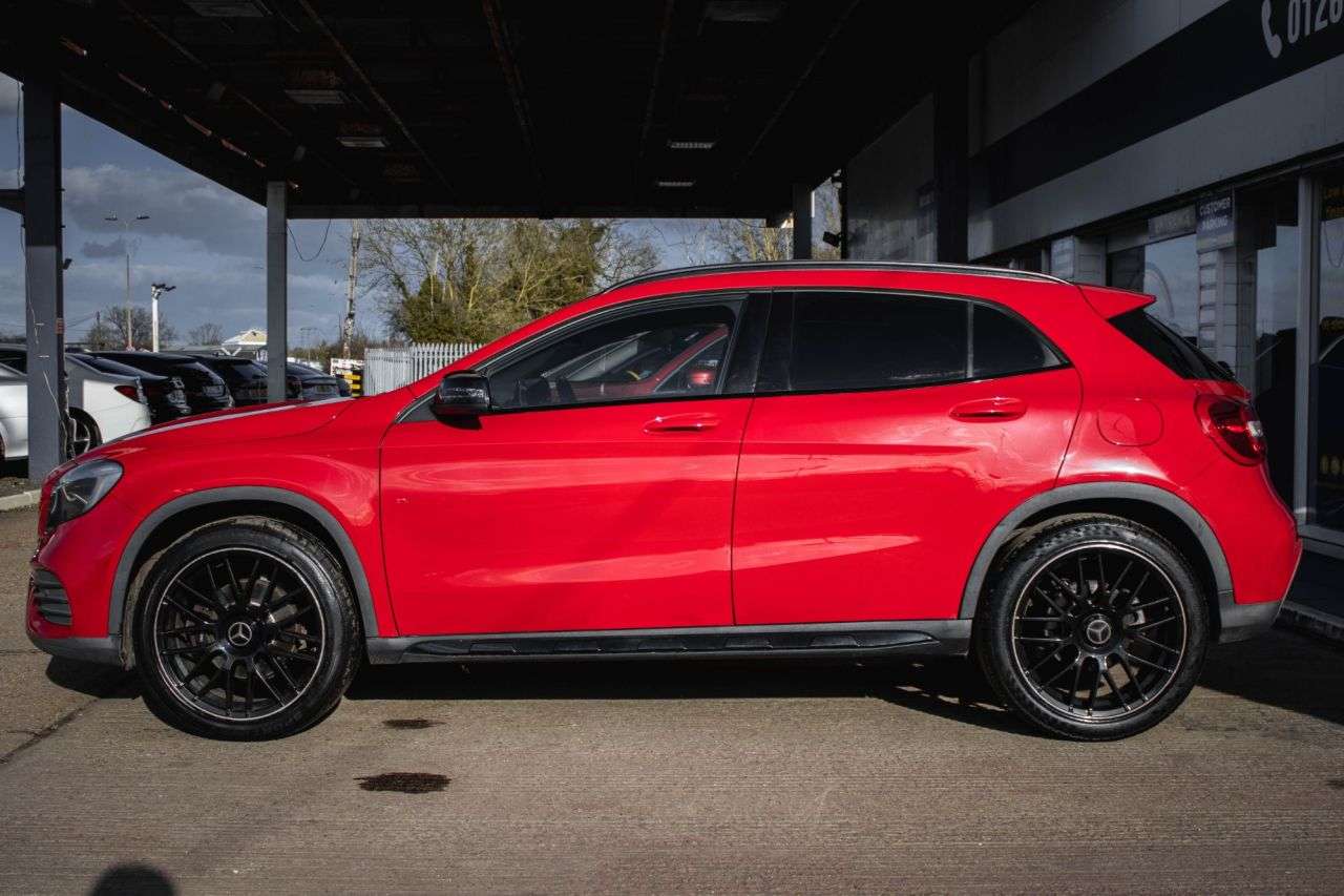 A 2017 MERCEDES-BENZ 180 2.1 GLA220d AMG Line SUV 5dr Diesel 7G-DCT 4MATIC Euro 6 (s/s) (177 ps) 180 A 2017 MERCEDES-BENZ 180 2.1 GLA220d AMG Line SUV 5dr Diesel 7G-DCT 4MATIC Euro 6 (s/s) (177 ps) 180