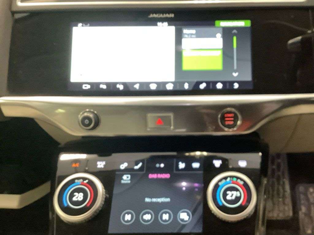 A 2019 JAGUAR I-PACE 400 90kWh HSE SUV 5dr Electric Auto 4WD (400 ps) A 2019 JAGUAR I-PACE 400 90kWh HSE SUV 5dr Electric Auto 4WD (400 ps)