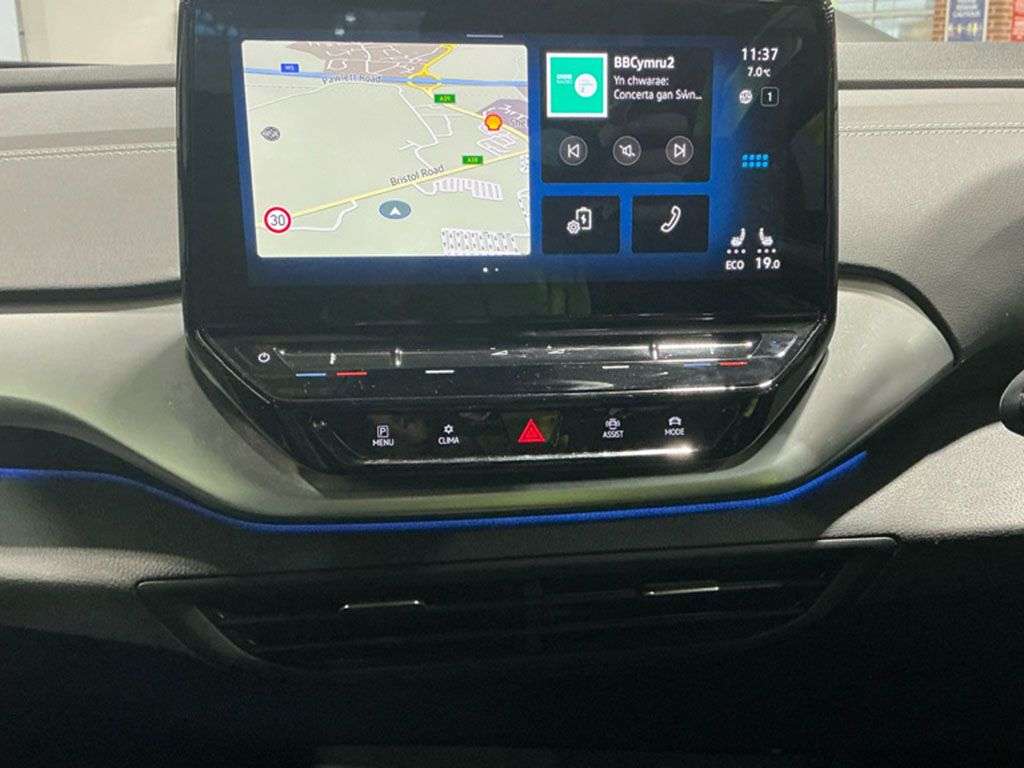 A 2023 VOLKSWAGEN 181 Pure 52kWh Life SUV 5dr Electric Auto (148 ps) A 2023 VOLKSWAGEN 181 Pure 52kWh Life SUV 5dr Electric Auto (148 ps)