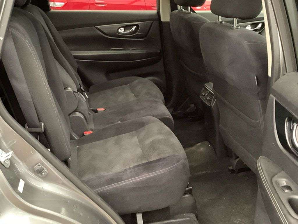 A 2017 NISSAN X-TRAIL 1.6 dCi N-Vision SUV 5dr Diesel XTRON Euro 6 (s/s) (130 ps) A 2017 NISSAN X-TRAIL 1.6 dCi N-Vision SUV 5dr Diesel XTRON Euro 6 (s/s) (130 ps)