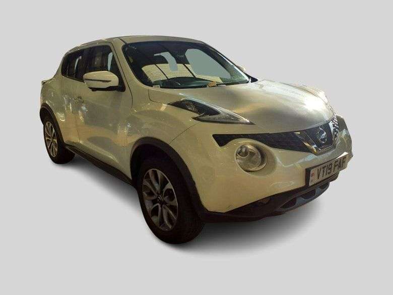 A 2019 NISSAN JUKE 1.6 Tekna SUV 5dr Petrol XTRON Euro 6 (117 ps) A 2019 NISSAN JUKE 1.6 Tekna SUV 5dr Petrol XTRON Euro 6 (117 ps)