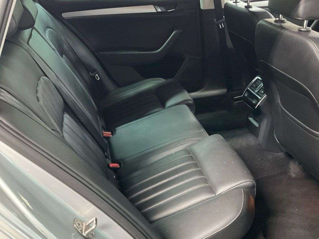 A 2018 SKODA SUPERB 2.0 TDI SE L Executive Estate 5dr Diesel DSG Euro 6 (s/s) (150 ps) A 2018 SKODA SUPERB 2.0 TDI SE L Executive Estate 5dr Diesel DSG Euro 6 (s/s) (150 ps)