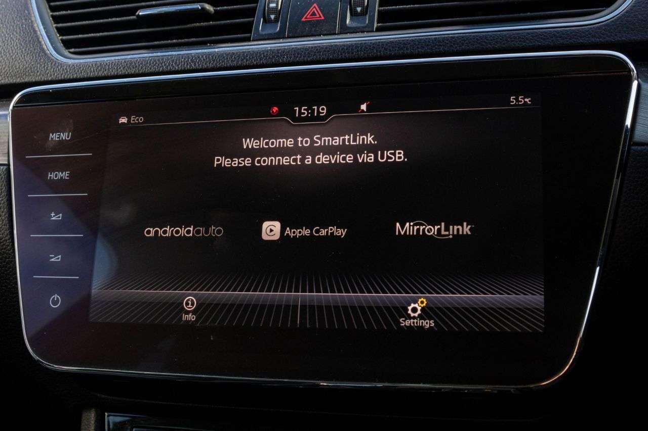 A 2018 SKODA SUPERB 2.0 TDI SE L Executive Estate 5dr Diesel DSG Euro 6 (s/s) (150 ps) A 2018 SKODA SUPERB 2.0 TDI SE L Executive Estate 5dr Diesel DSG Euro 6 (s/s) (150 ps)