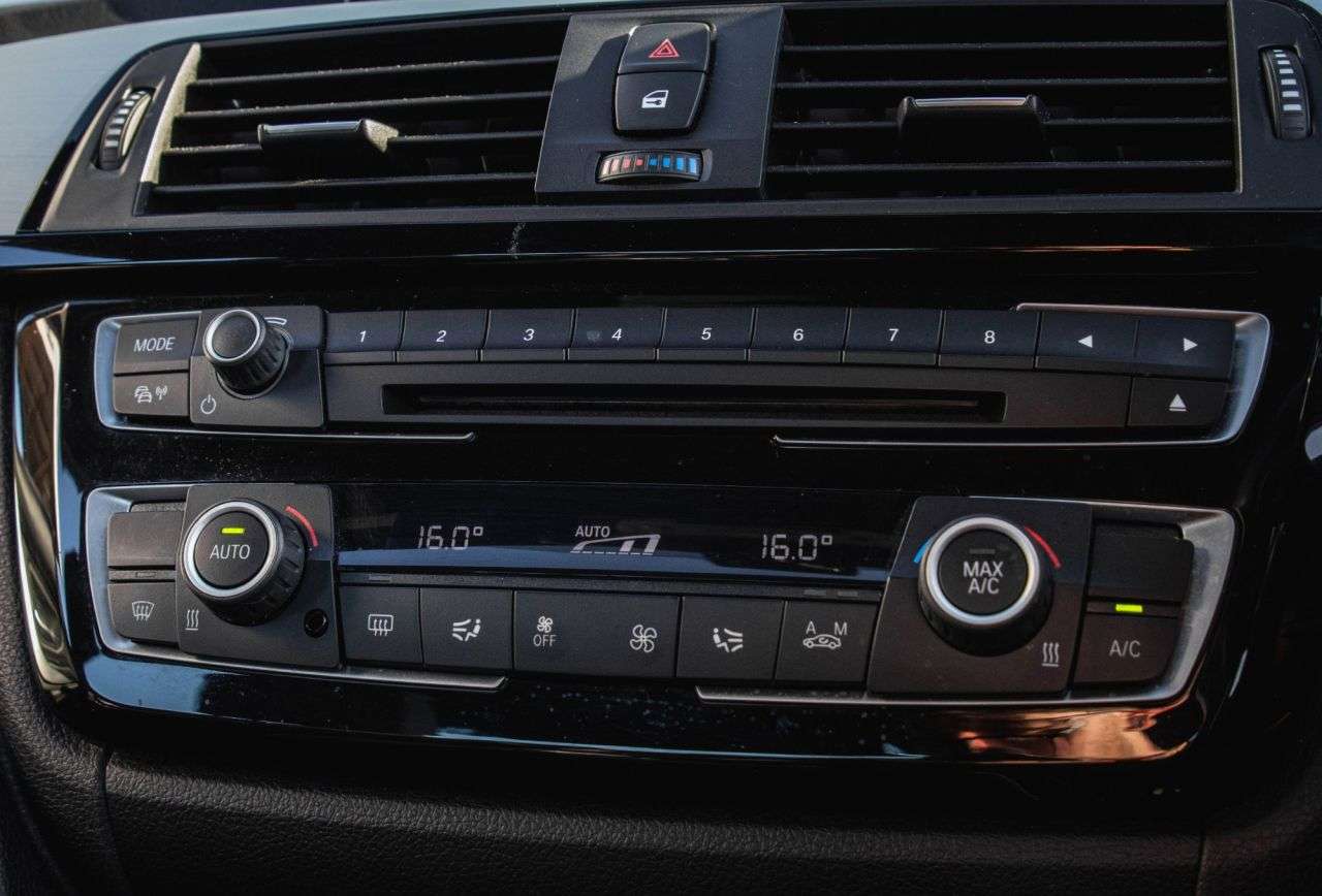 2017 BMW 3 SERIES 2017 BMW 3 SERIES