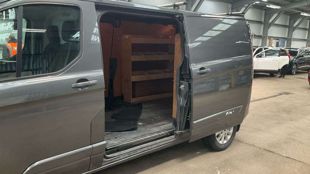 A 2019 FORD TRANSIT CUSTOM 2.0 300 EcoBlue Limited Panel Van 5dr Diesel Manual L2 H1 Euro 6 (130 ps) A 2019 FORD TRANSIT CUSTOM 2.0 300 EcoBlue Limited Panel Van 5dr Diesel Manual L2 H1 Euro 6 (130 ps)