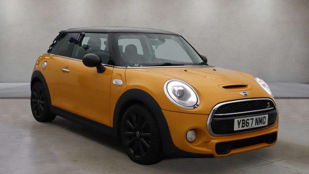 A 2018 MINI HATCH 2.0 Cooper SD Hatchback 3dr Diesel Auto Euro 6 (s/s) (170 ps) A 2018 MINI HATCH 2.0 Cooper SD Hatchback 3dr Diesel Auto Euro 6 (s/s) (170 ps)