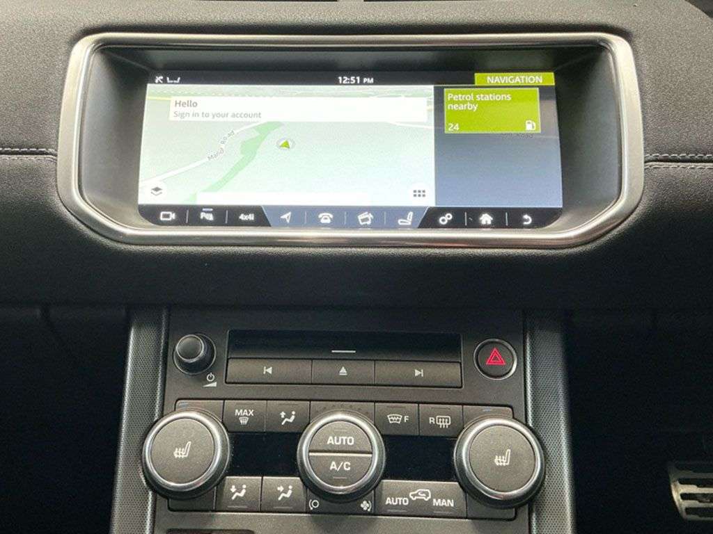 A 2018 LAND ROVER RANGE ROVER EVOQUE 2.0 SD4 HSE Dynamic SUV 5dr Diesel Auto 4WD Euro 6 (s/s) (240 ps) A 2018 LAND ROVER RANGE ROVER EVOQUE 2.0 SD4 HSE Dynamic SUV 5dr Diesel Auto 4WD Euro 6 (s/s) (240 ps)