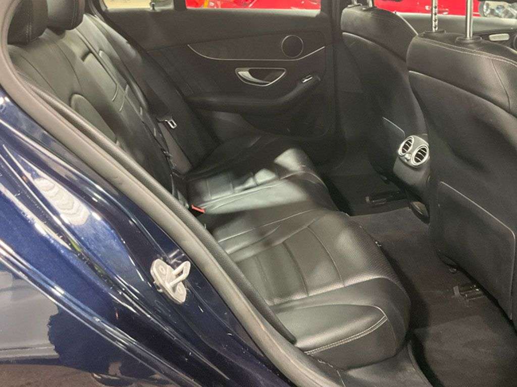 A 2017 MERCEDES-BENZ C-CLASS 2.1 C220d AMG Line Saloon 4dr Diesel G-Tronic+ Euro 6 (s/s) (170 ps) SERVIC A 2017 MERCEDES-BENZ C-CLASS 2.1 C220d AMG Line Saloon 4dr Diesel G-Tronic+ Euro 6 (s/s) (170 ps) SERVIC