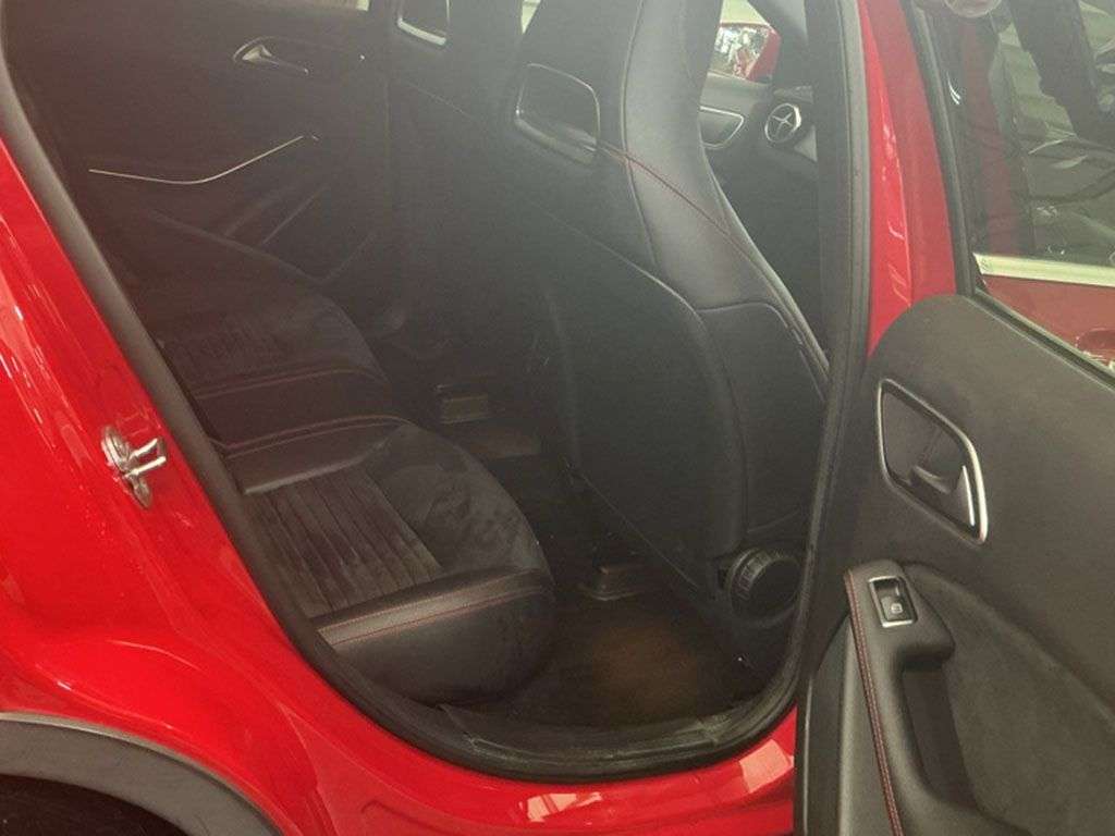 A 2019 MERCEDES-BENZ GLA 1.6 GLA200 AMG Line (Premium) SUV 5dr Petrol 7G-DCT Euro 6 (s/s) (156 ps) A 2019 MERCEDES-BENZ GLA 1.6 GLA200 AMG Line (Premium) SUV 5dr Petrol 7G-DCT Euro 6 (s/s) (156 ps)