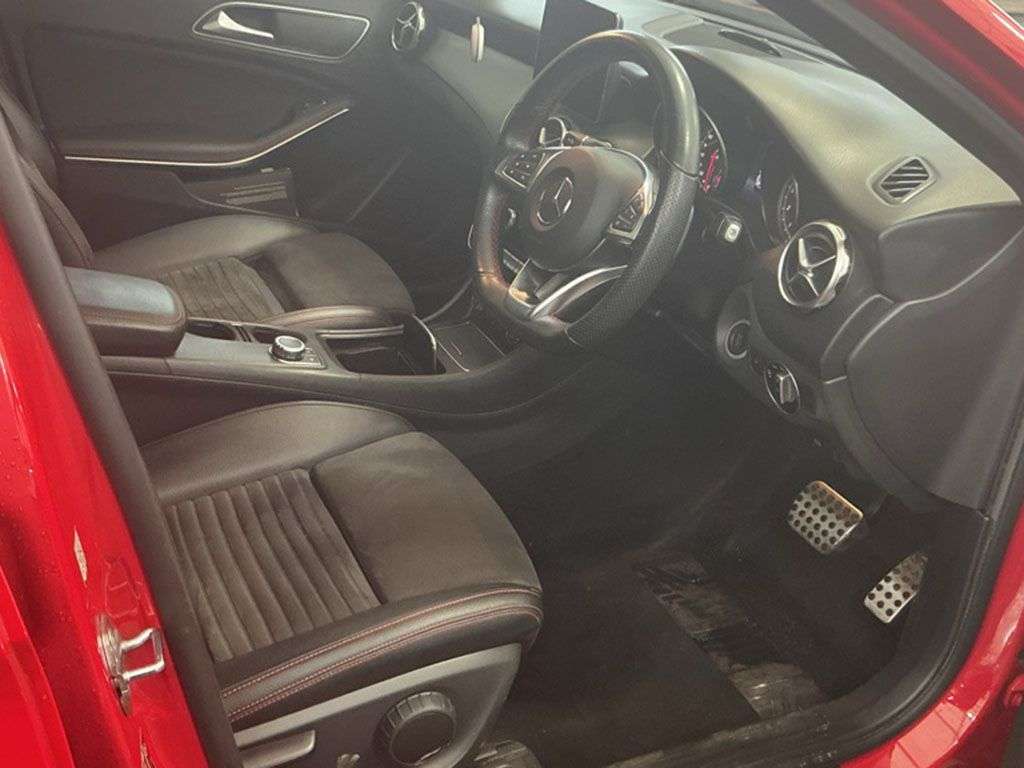 A 2019 MERCEDES-BENZ GLA 1.6 GLA200 AMG Line (Premium) SUV 5dr Petrol 7G-DCT Euro 6 (s/s) (156 ps) A 2019 MERCEDES-BENZ GLA 1.6 GLA200 AMG Line (Premium) SUV 5dr Petrol 7G-DCT Euro 6 (s/s) (156 ps)