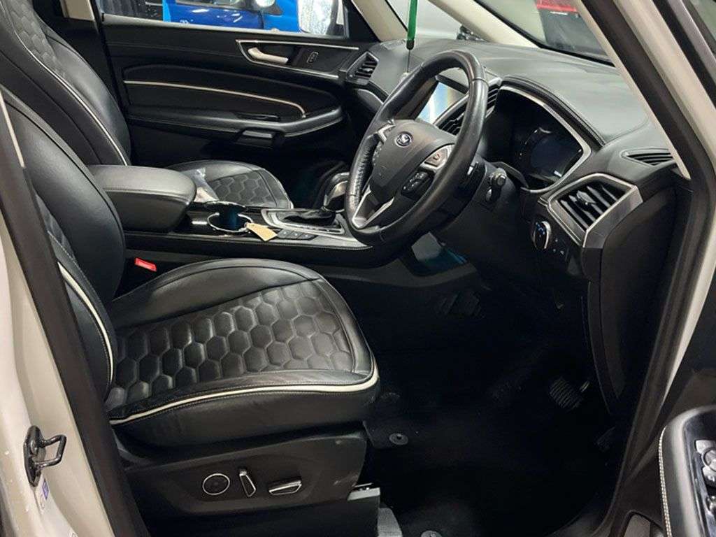 A 2017 FORD S-MAX 2.0 TDCi Vignale MPV 5dr Diesel Powershift Euro 6 (s/s) (210 ps) FANTASTIC A 2017 FORD S-MAX 2.0 TDCi Vignale MPV 5dr Diesel Powershift Euro 6 (s/s) (210 ps) FANTASTIC