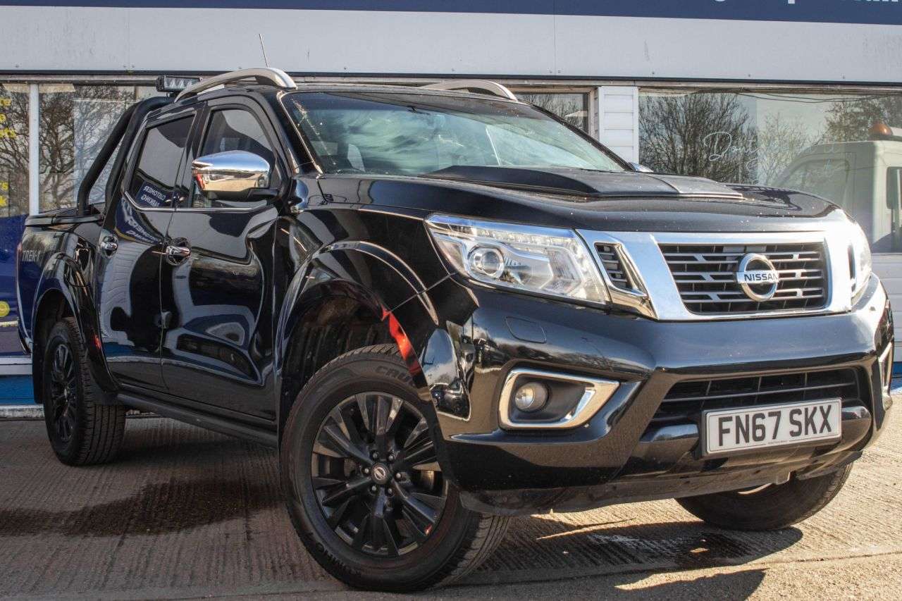 A 2017 NISSAN NAVARA 2.3 dCi Trek -1 Pickup Double Cab 4dr Diesel Manual 4WD Euro 6 (s/s) (190 p A 2017 NISSAN NAVARA 2.3 dCi Trek -1 Pickup Double Cab 4dr Diesel Manual 4WD Euro 6 (s/s) (190 p