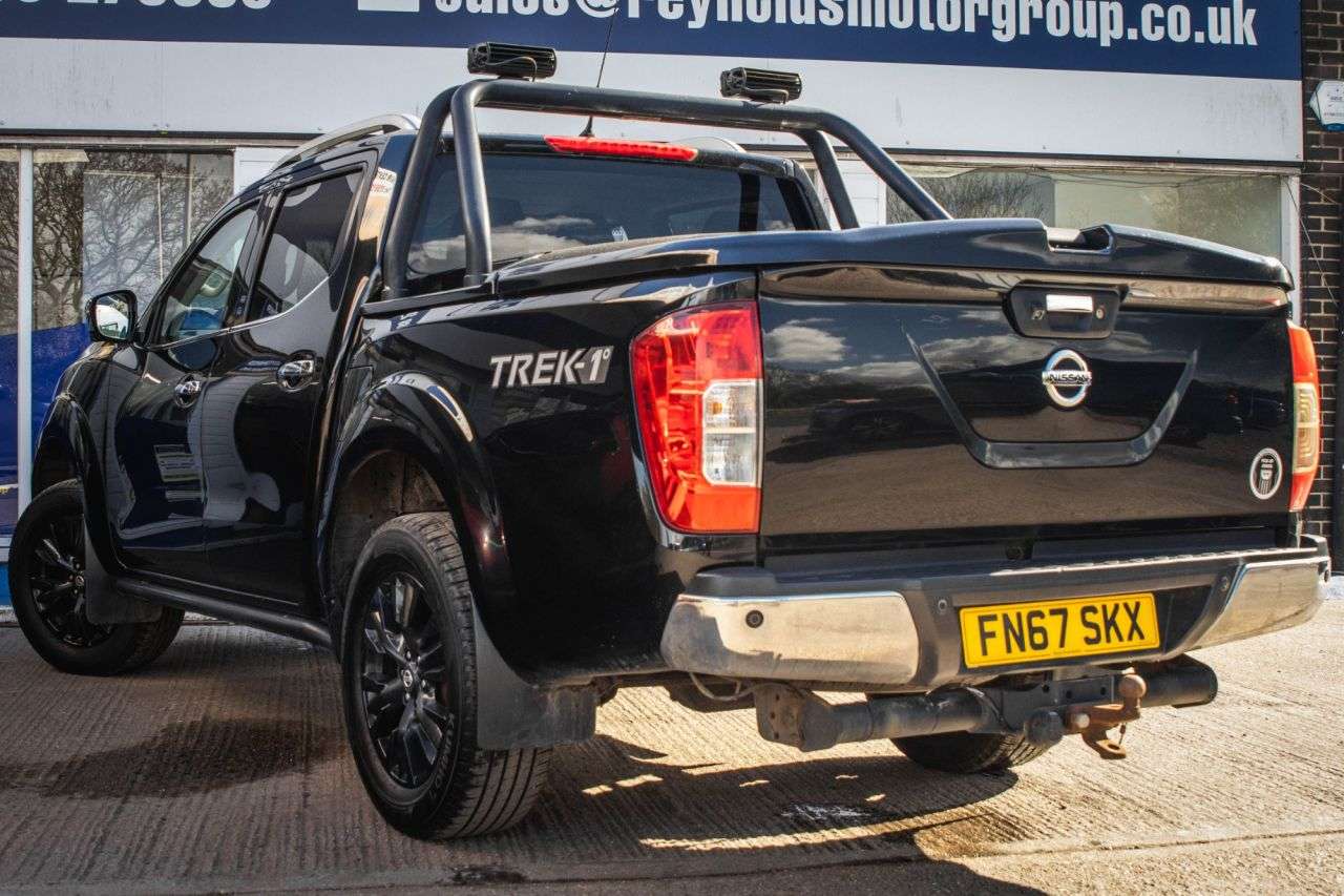 A 2017 NISSAN NAVARA 2.3 dCi Trek -1 Pickup Double Cab 4dr Diesel Manual 4WD Euro 6 (s/s) (190 p A 2017 NISSAN NAVARA 2.3 dCi Trek -1 Pickup Double Cab 4dr Diesel Manual 4WD Euro 6 (s/s) (190 p