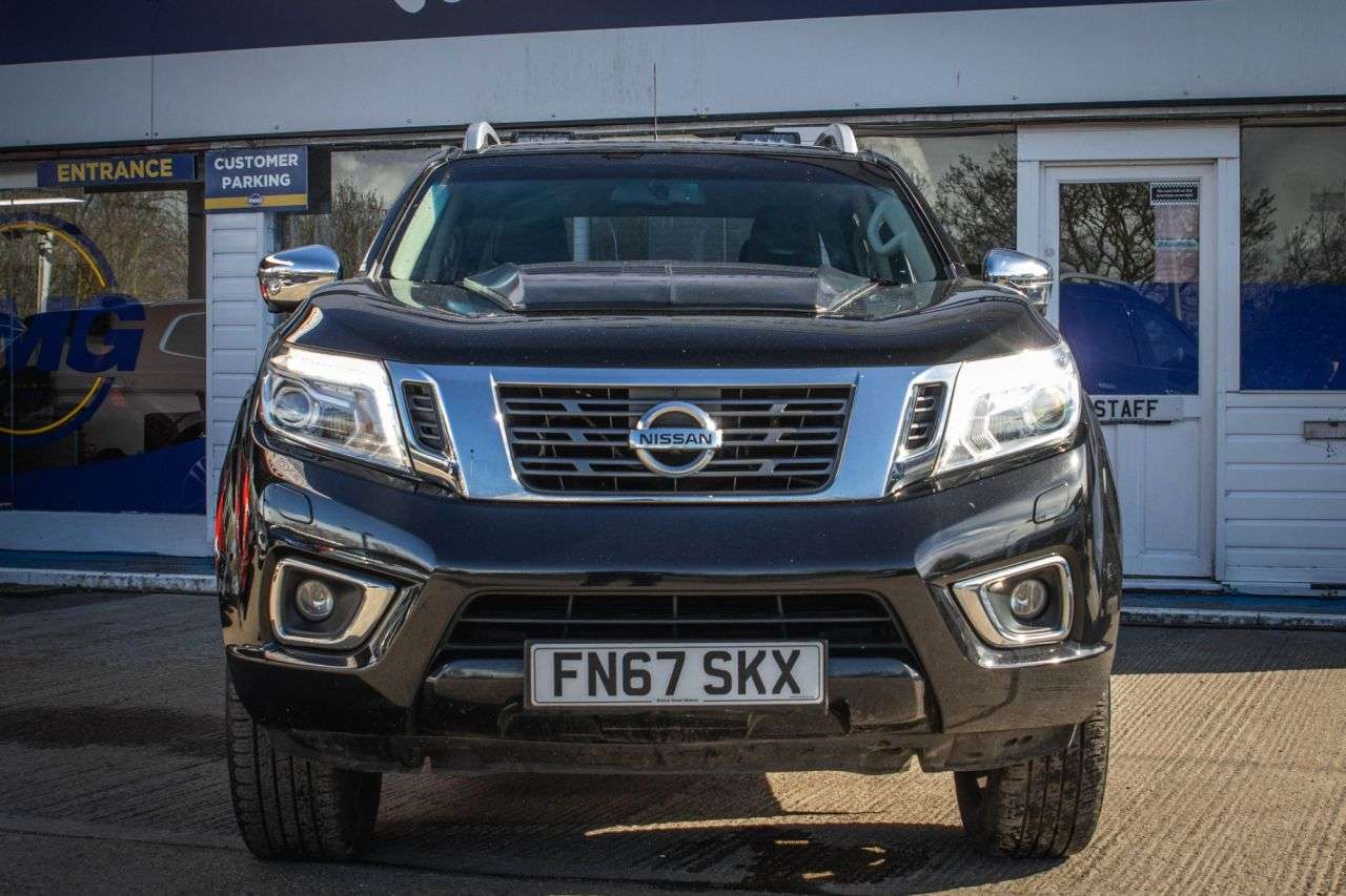 A 2017 NISSAN NAVARA 2.3 dCi Trek -1 Pickup Double Cab 4dr Diesel Manual 4WD Euro 6 (s/s) (190 p A 2017 NISSAN NAVARA 2.3 dCi Trek -1 Pickup Double Cab 4dr Diesel Manual 4WD Euro 6 (s/s) (190 p