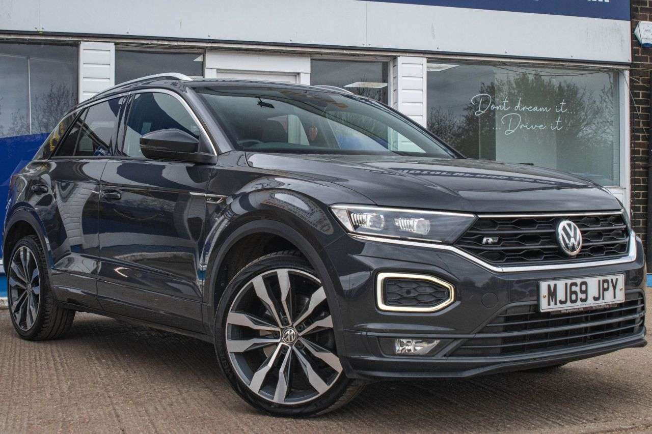 A 2019 VOLKSWAGEN T-ROC 1.5 TSI GPF EVO R-Line SUV 5dr Petrol DSG Euro 6 (s/s) (150 ps) A 2019 VOLKSWAGEN T-ROC 1.5 TSI GPF EVO R-Line SUV 5dr Petrol DSG Euro 6 (s/s) (150 ps)