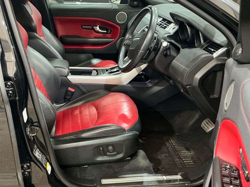 A 2016 LAND ROVER RANGE ROVER EVOQUE 2.0 TD4 HSE Dynamic SUV 5dr Diesel Auto 4WD Euro 6 (s/s) (180 ps) A 2016 LAND ROVER RANGE ROVER EVOQUE 2.0 TD4 HSE Dynamic SUV 5dr Diesel Auto 4WD Euro 6 (s/s) (180 ps)