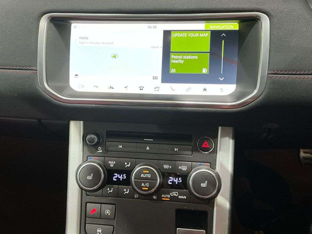 A 2016 LAND ROVER RANGE ROVER EVOQUE 2.0 TD4 HSE Dynamic SUV 5dr Diesel Auto 4WD Euro 6 (s/s) (180 ps) A 2016 LAND ROVER RANGE ROVER EVOQUE 2.0 TD4 HSE Dynamic SUV 5dr Diesel Auto 4WD Euro 6 (s/s) (180 ps)