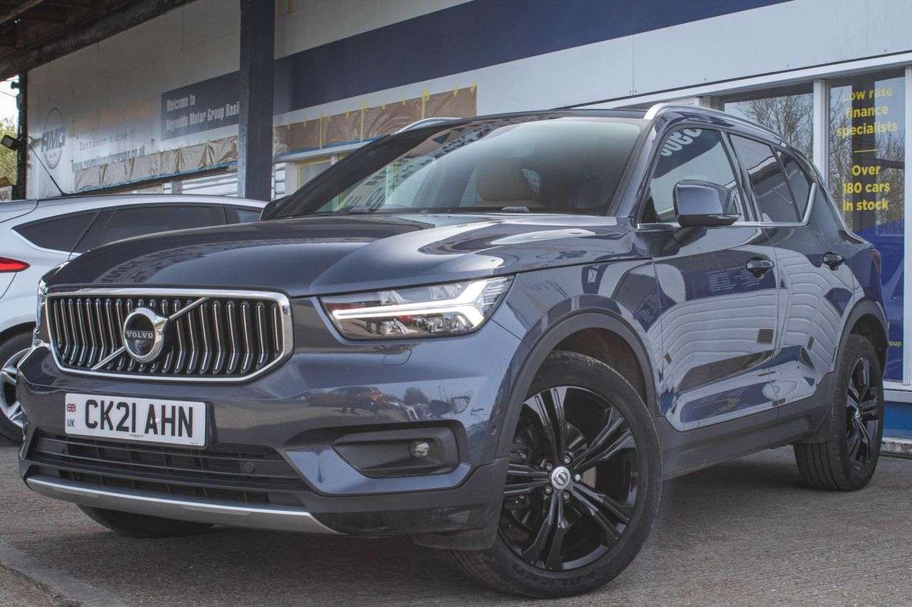 A 2021 VOLVO XC40 2.0 B4 MHEV Inscription SUV 5dr Petrol Hybrid Auto AWD Euro 6 (s/s) (197 ps A 2021 VOLVO XC40 2.0 B4 MHEV Inscription SUV 5dr Petrol Hybrid Auto AWD Euro 6 (s/s) (197 ps