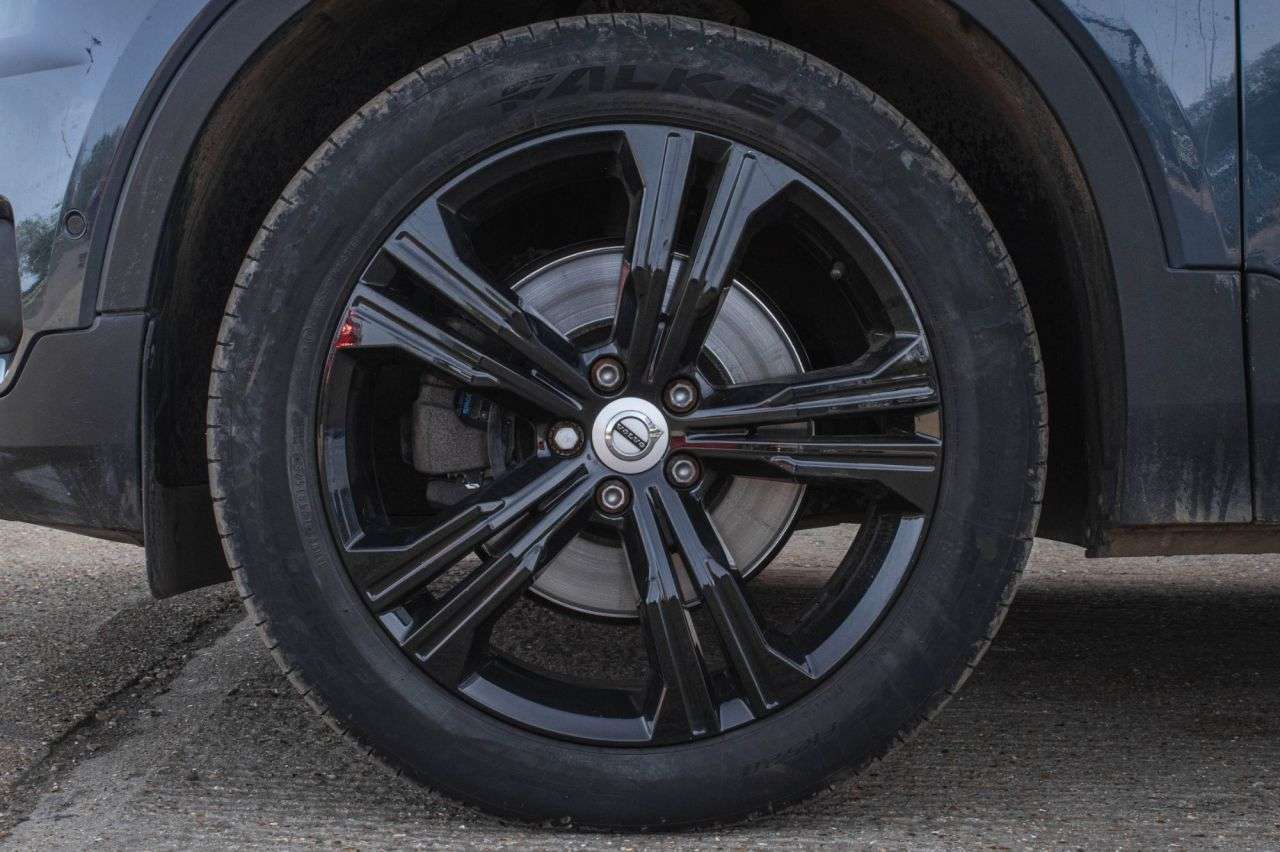 2021 VOLVO XC40 2021 VOLVO XC40