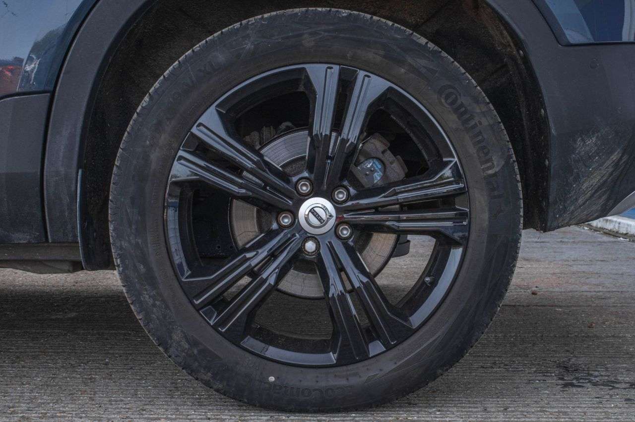 2021 VOLVO XC40 2021 VOLVO XC40