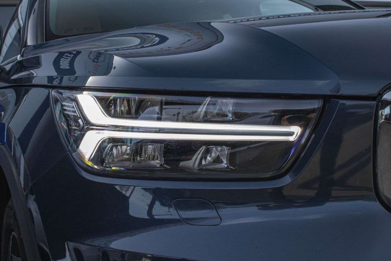 2021 VOLVO XC40 2021 VOLVO XC40