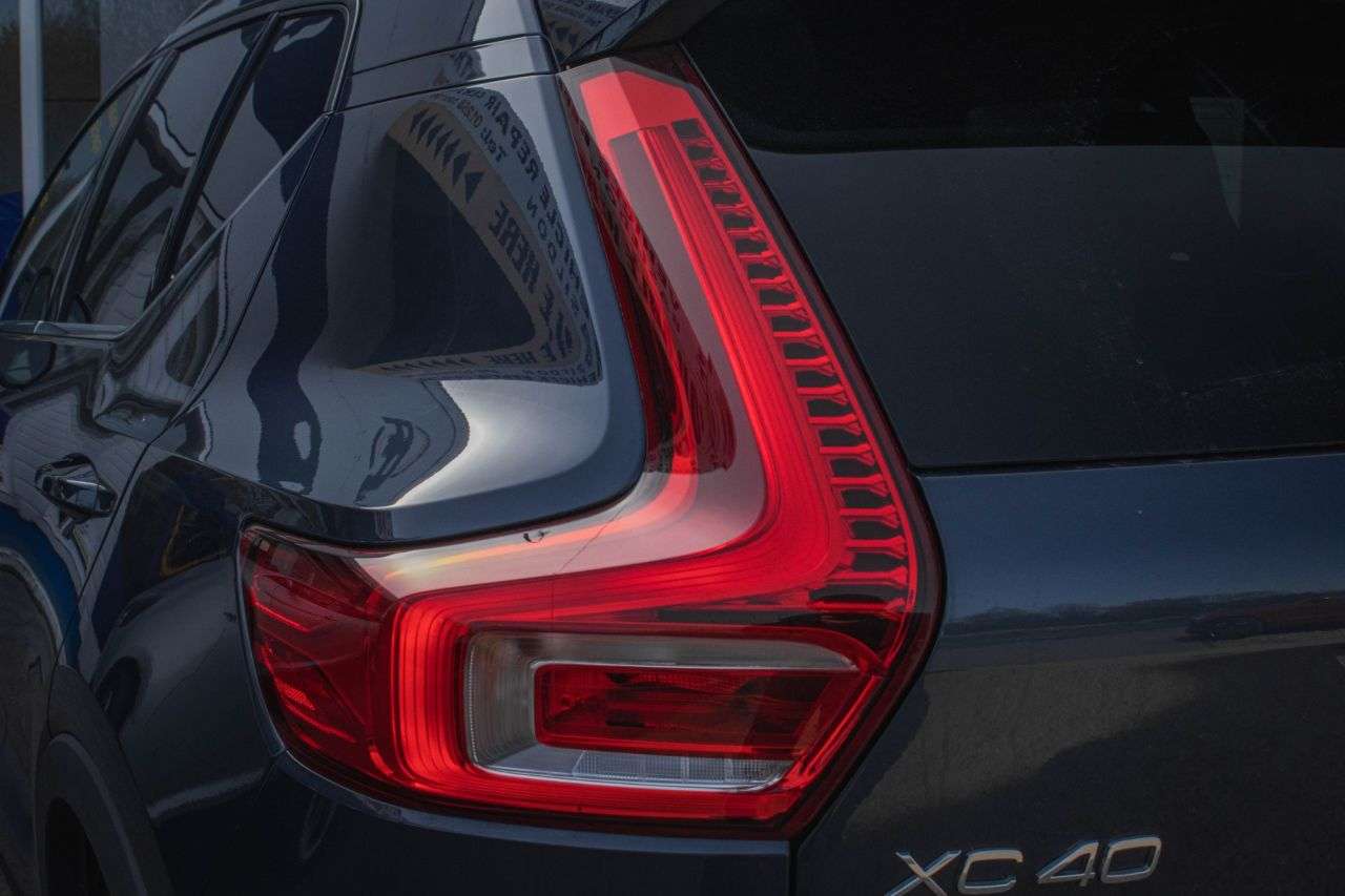 2021 VOLVO XC40 2021 VOLVO XC40