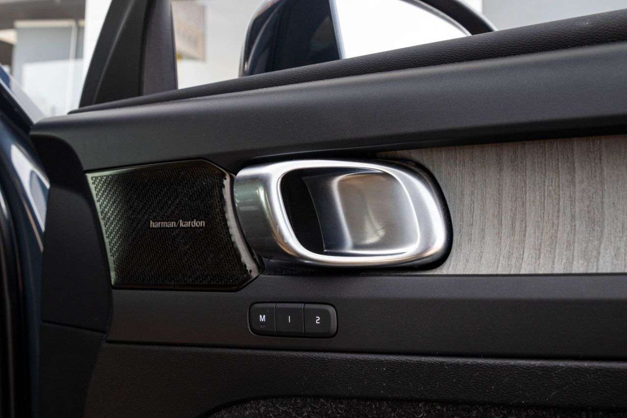 2021 VOLVO XC40 2021 VOLVO XC40