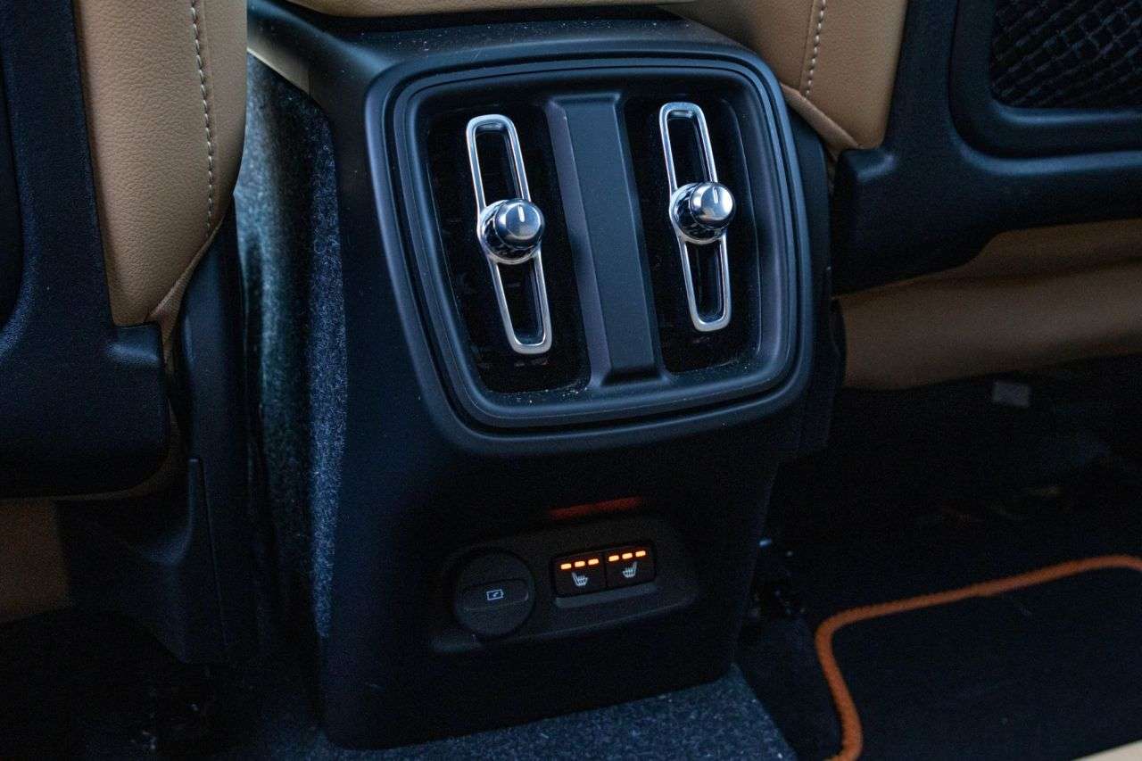 2021 VOLVO XC40 2021 VOLVO XC40