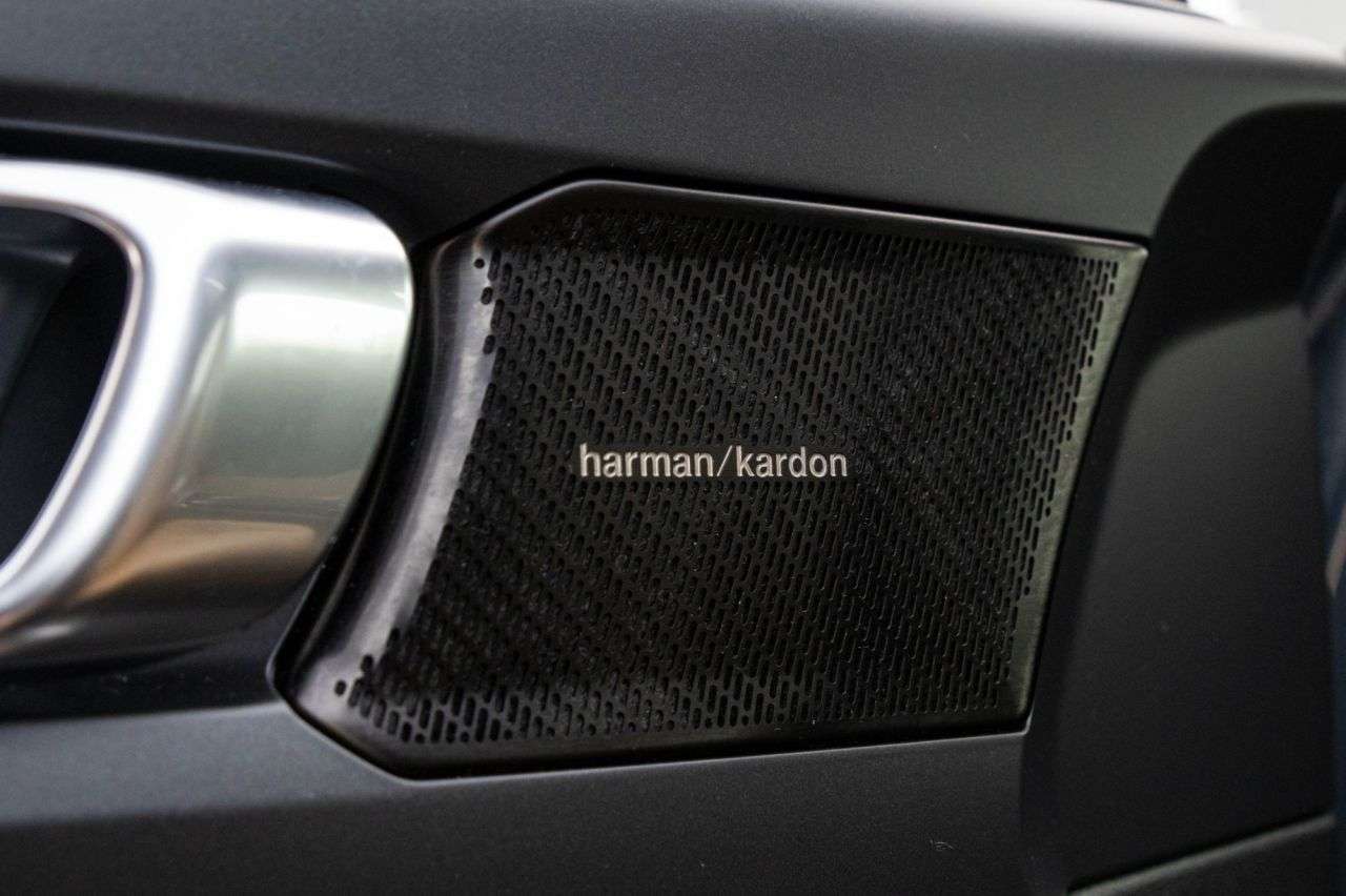 2021 VOLVO XC40 2021 VOLVO XC40