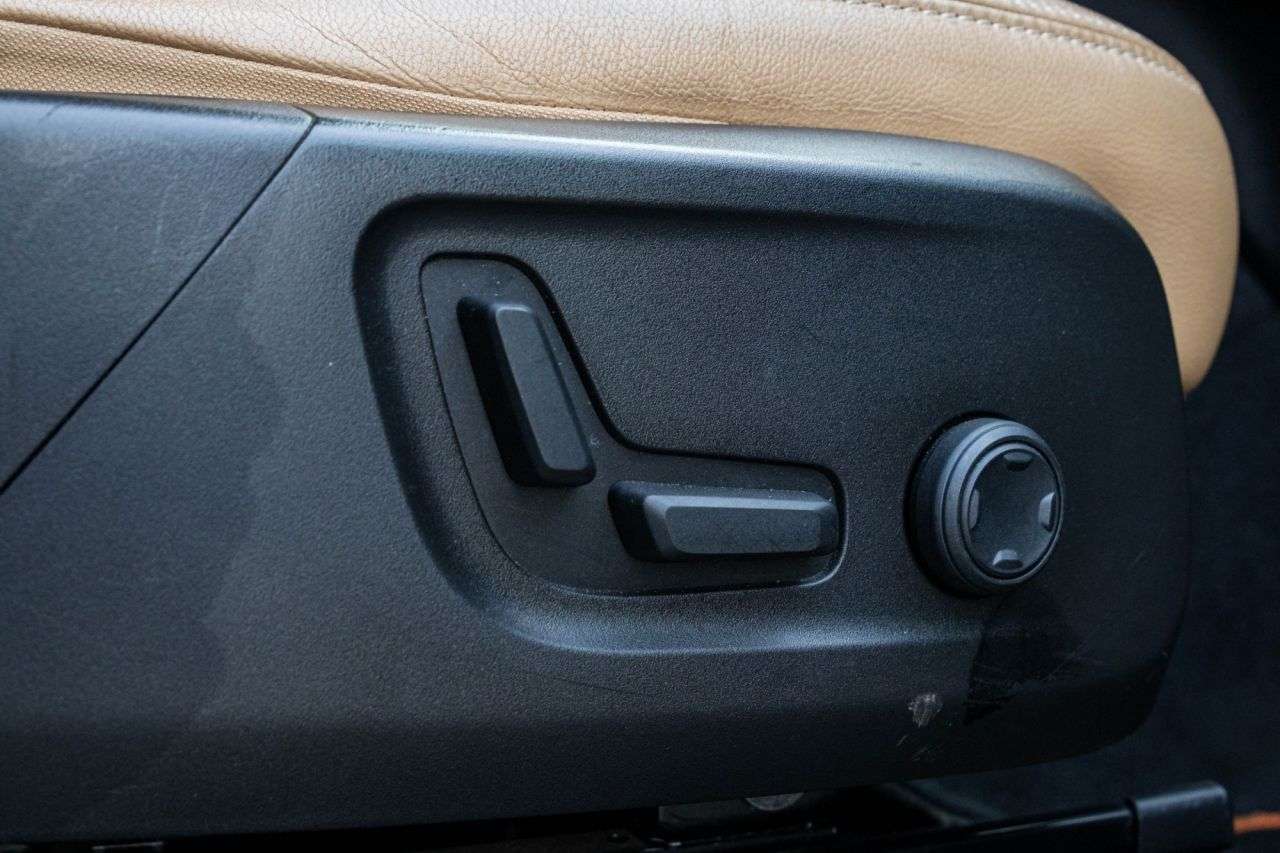 2021 VOLVO XC40 2021 VOLVO XC40