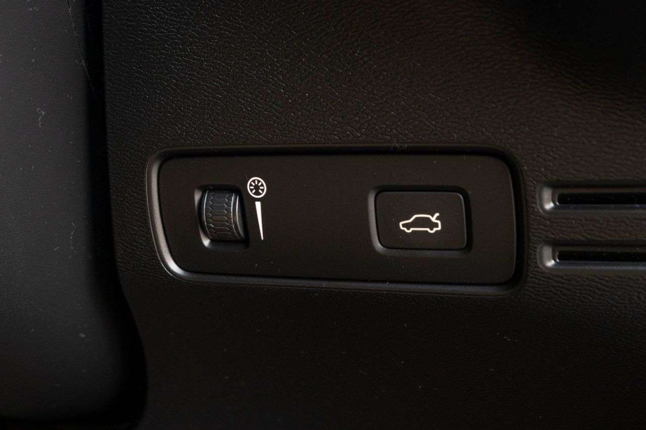 2021 VOLVO XC40 2021 VOLVO XC40