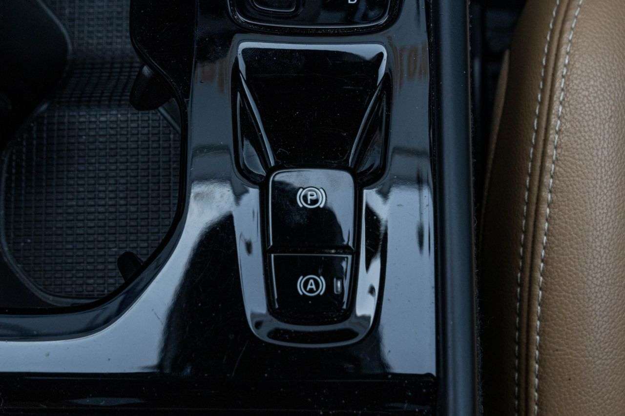 2021 VOLVO XC40 2021 VOLVO XC40