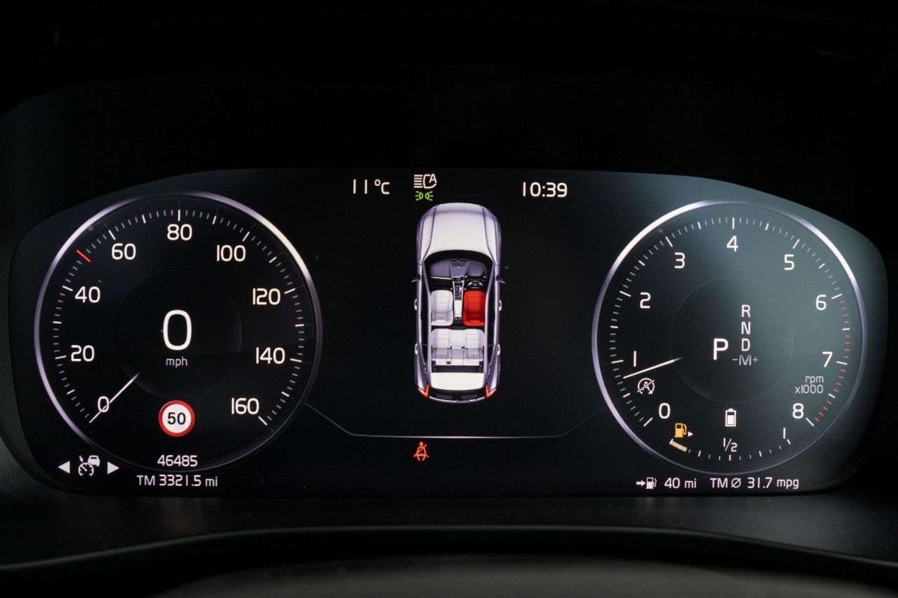 2021 VOLVO XC40 2021 VOLVO XC40