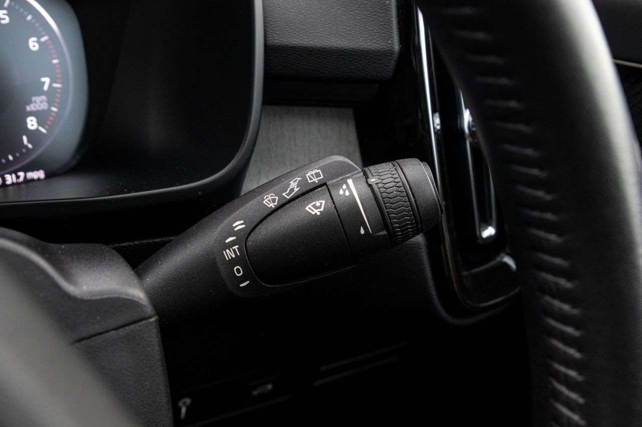 2021 VOLVO XC40 2021 VOLVO XC40