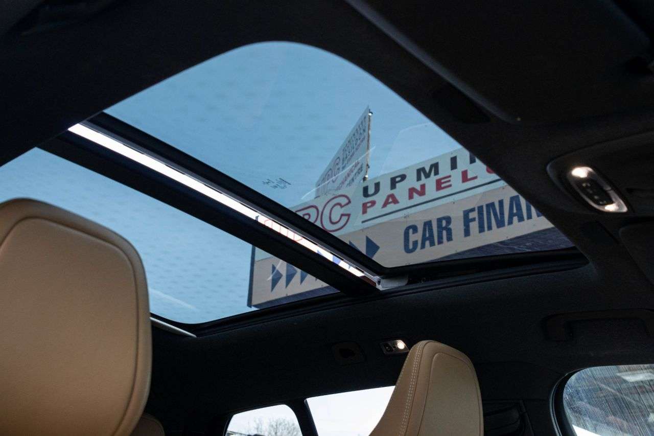 2021 VOLVO XC40 2021 VOLVO XC40