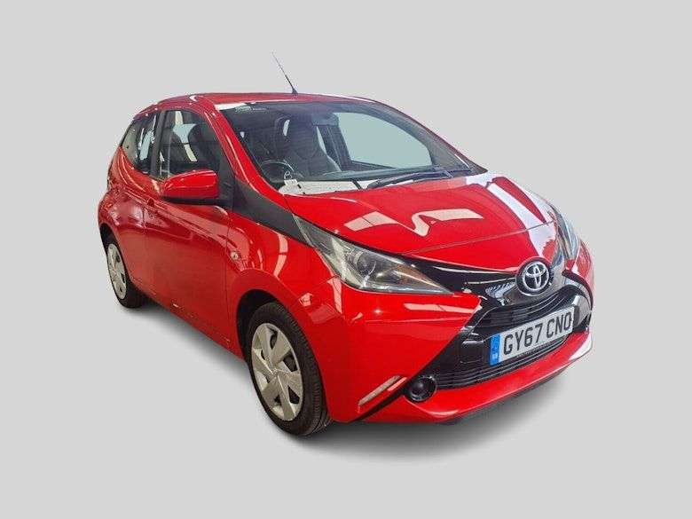 A 2017 TOYOTA AYGO 1.0 VVT-i x-play Hatchback 5dr Petrol Manual Euro 6 (68 ps) 2 KEYS | LOW MI A 2017 TOYOTA AYGO 1.0 VVT-i x-play Hatchback 5dr Petrol Manual Euro 6 (68 ps) 2 KEYS | LOW MI
