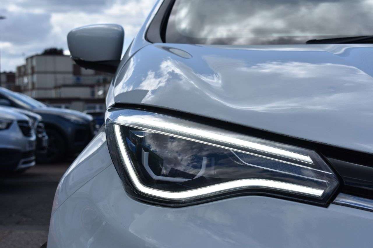 A 2022 RENAULT ZOE R135 52kWh GT Line Hatchback 5dr Electric Auto (i, Rapid Charge) | HEATED S A 2022 RENAULT ZOE R135 52kWh GT Line Hatchback 5dr Electric Auto (i, Rapid Charge) | HEATED S