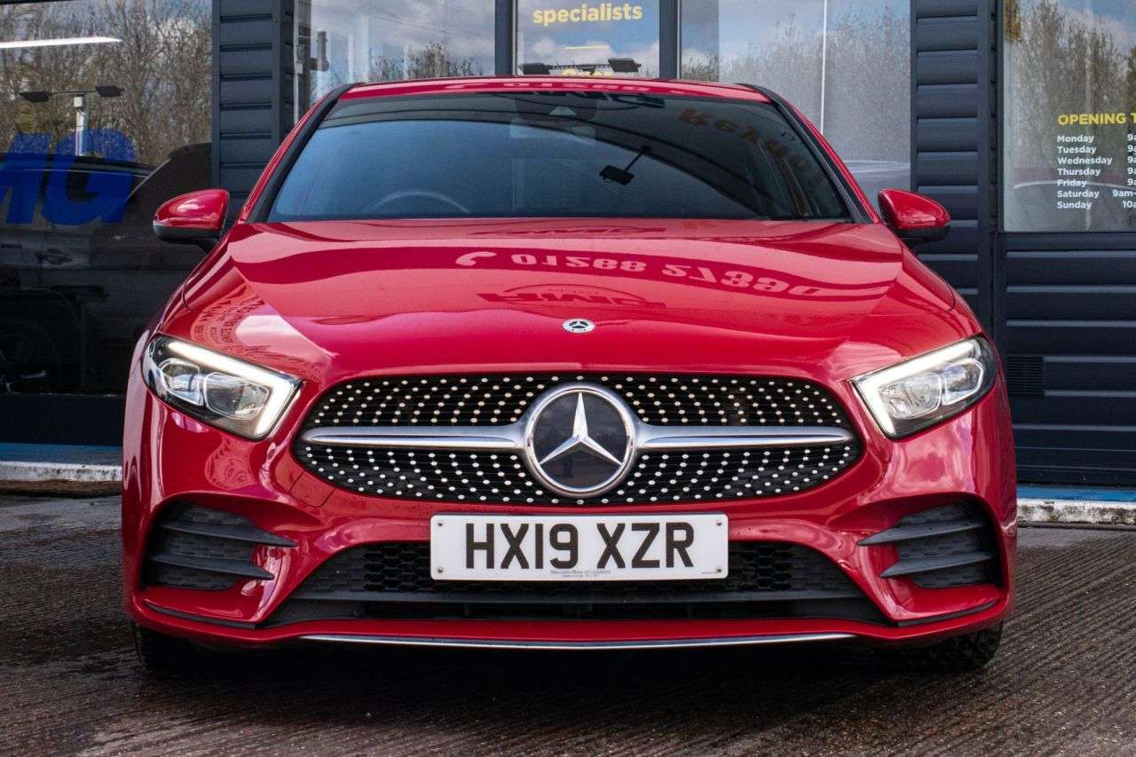 A 2019 MERCEDES-BENZ A-CLASS 1.3 A180 AMG Line Hatchback 5dr Petrol 7G-DCT Euro 6 (s/s) (136 ps) 1 OWNER A 2019 MERCEDES-BENZ A-CLASS 1.3 A180 AMG Line Hatchback 5dr Petrol 7G-DCT Euro 6 (s/s) (136 ps) 1 OWNER