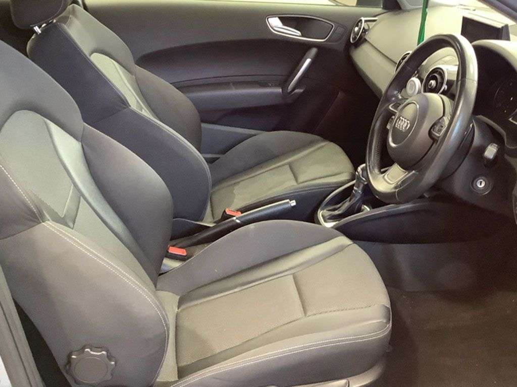 A 2018 AUDI A1 1.6 TDI Sport Hatchback 3dr Diesel S Tronic Euro 6 (s/s) (Nav) (116 ps) A 2018 AUDI A1 1.6 TDI Sport Hatchback 3dr Diesel S Tronic Euro 6 (s/s) (Nav) (116 ps)