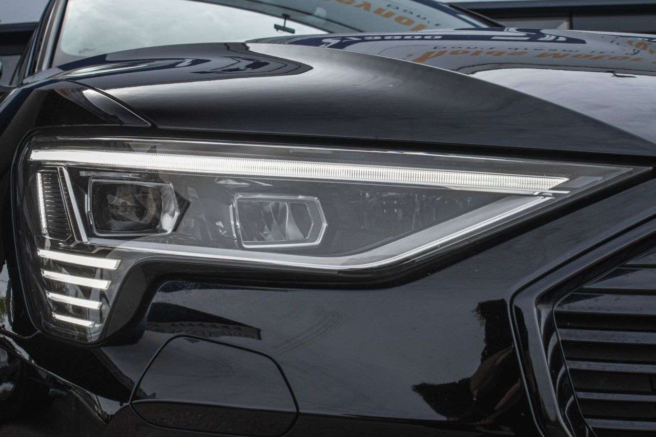 2021 AUDI E-TRON 2021 AUDI E-TRON