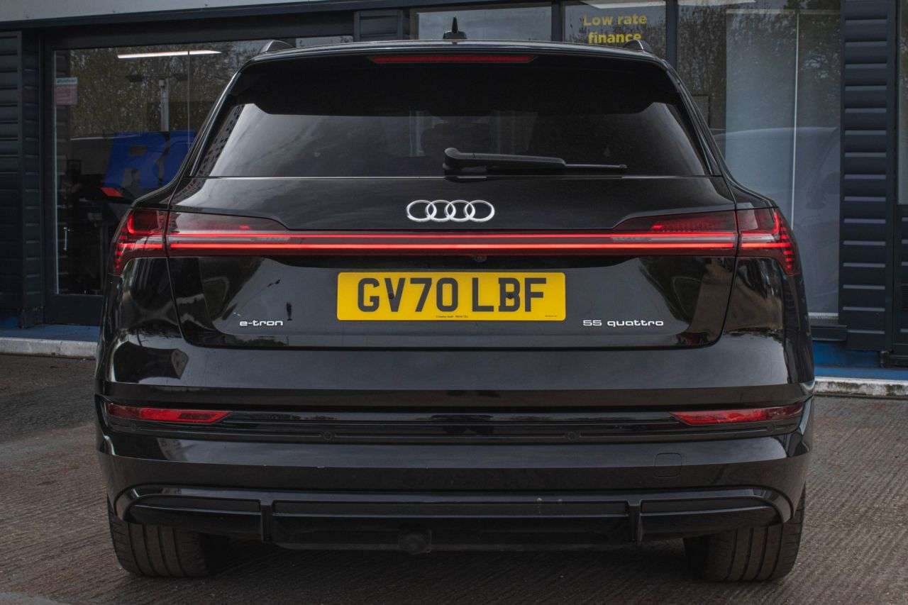 2021 AUDI E-TRON 2021 AUDI E-TRON