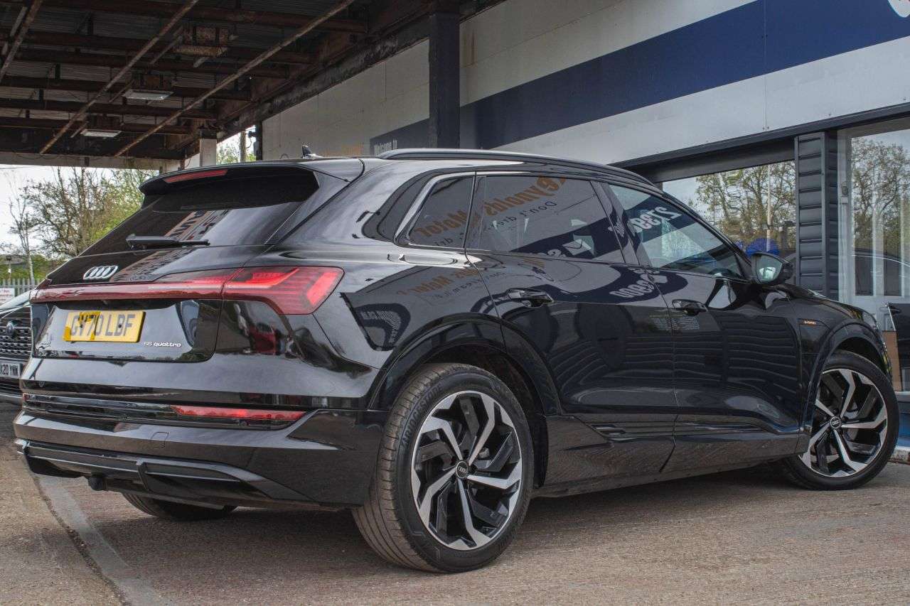 2021 AUDI E-TRON 2021 AUDI E-TRON