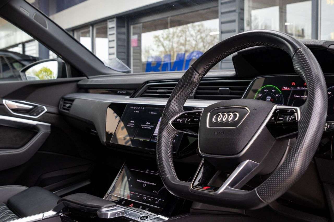 2021 AUDI E-TRON 2021 AUDI E-TRON
