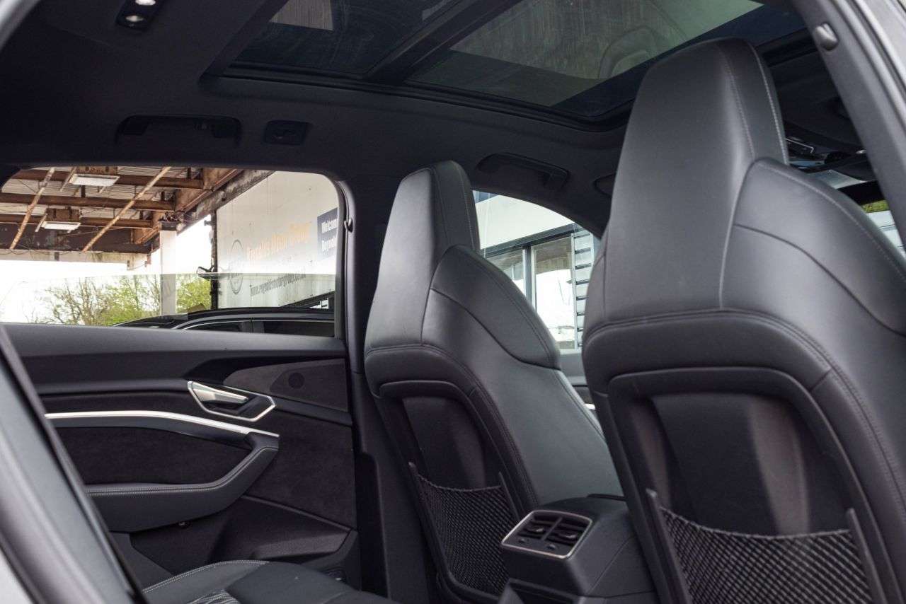 2021 AUDI E-TRON 2021 AUDI E-TRON