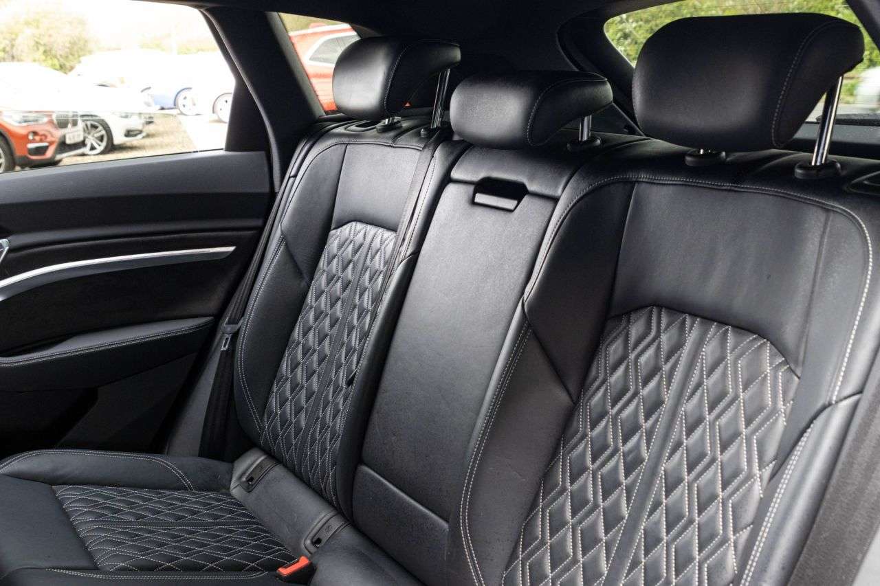 2021 AUDI E-TRON 2021 AUDI E-TRON