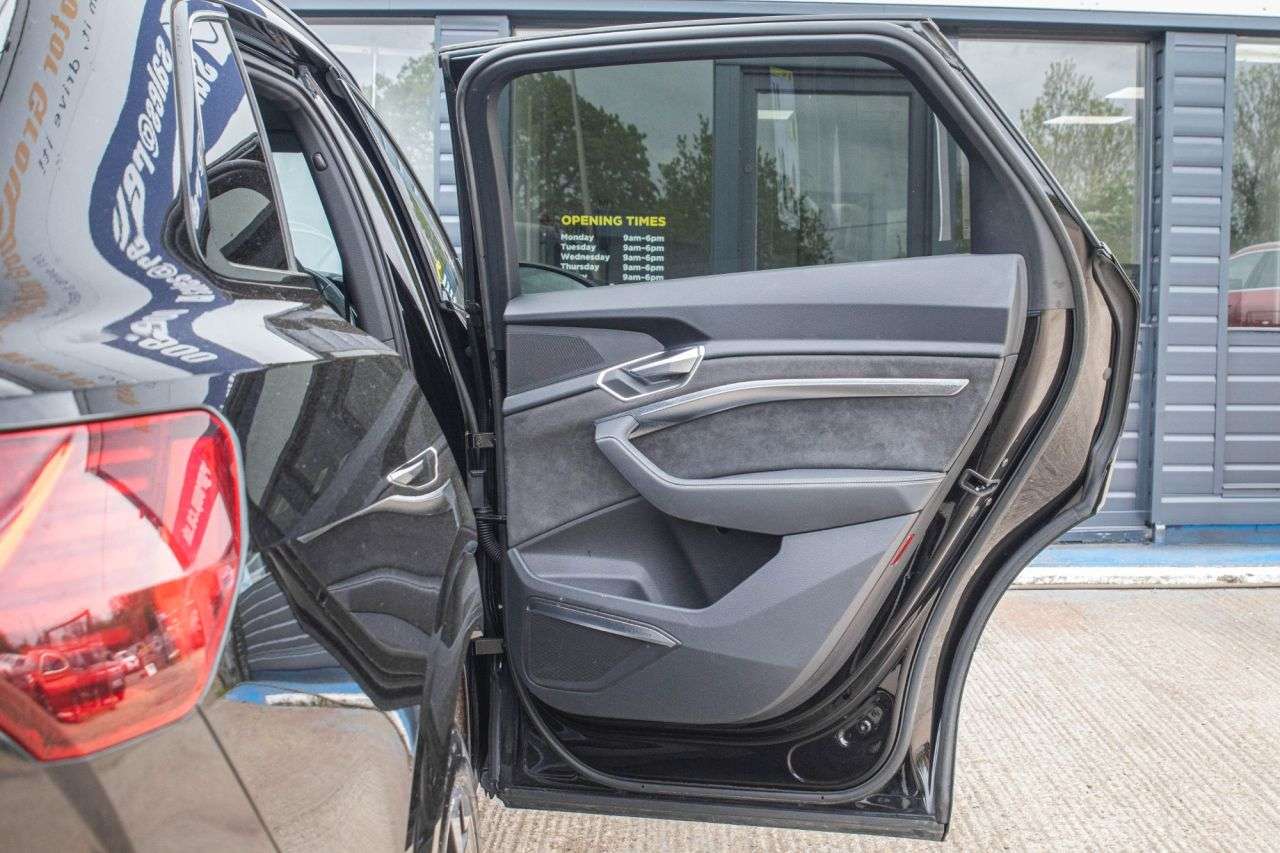 2021 AUDI E-TRON 2021 AUDI E-TRON