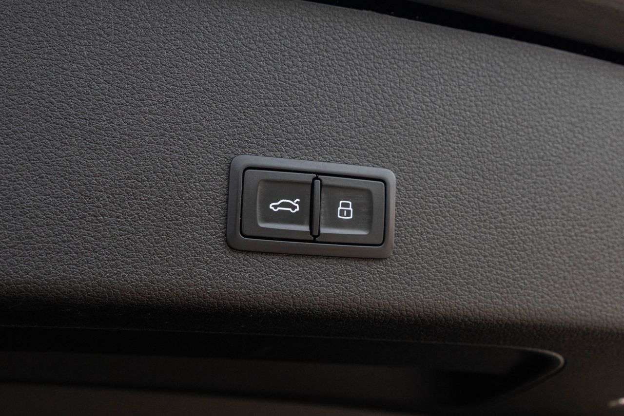 2021 AUDI E-TRON 2021 AUDI E-TRON