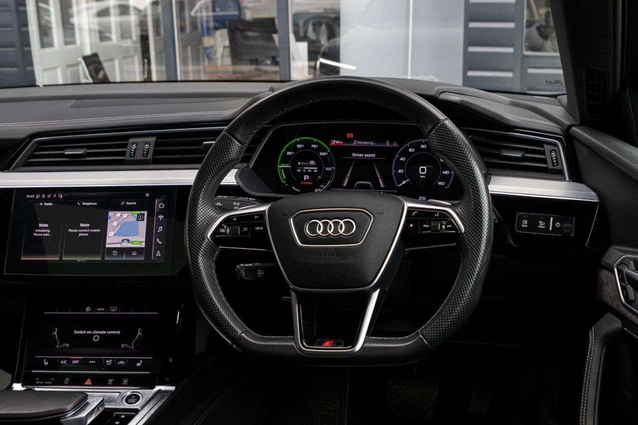 2021 AUDI E-TRON 2021 AUDI E-TRON