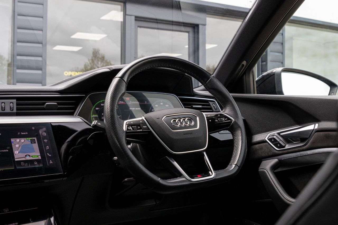 2021 AUDI E-TRON 2021 AUDI E-TRON